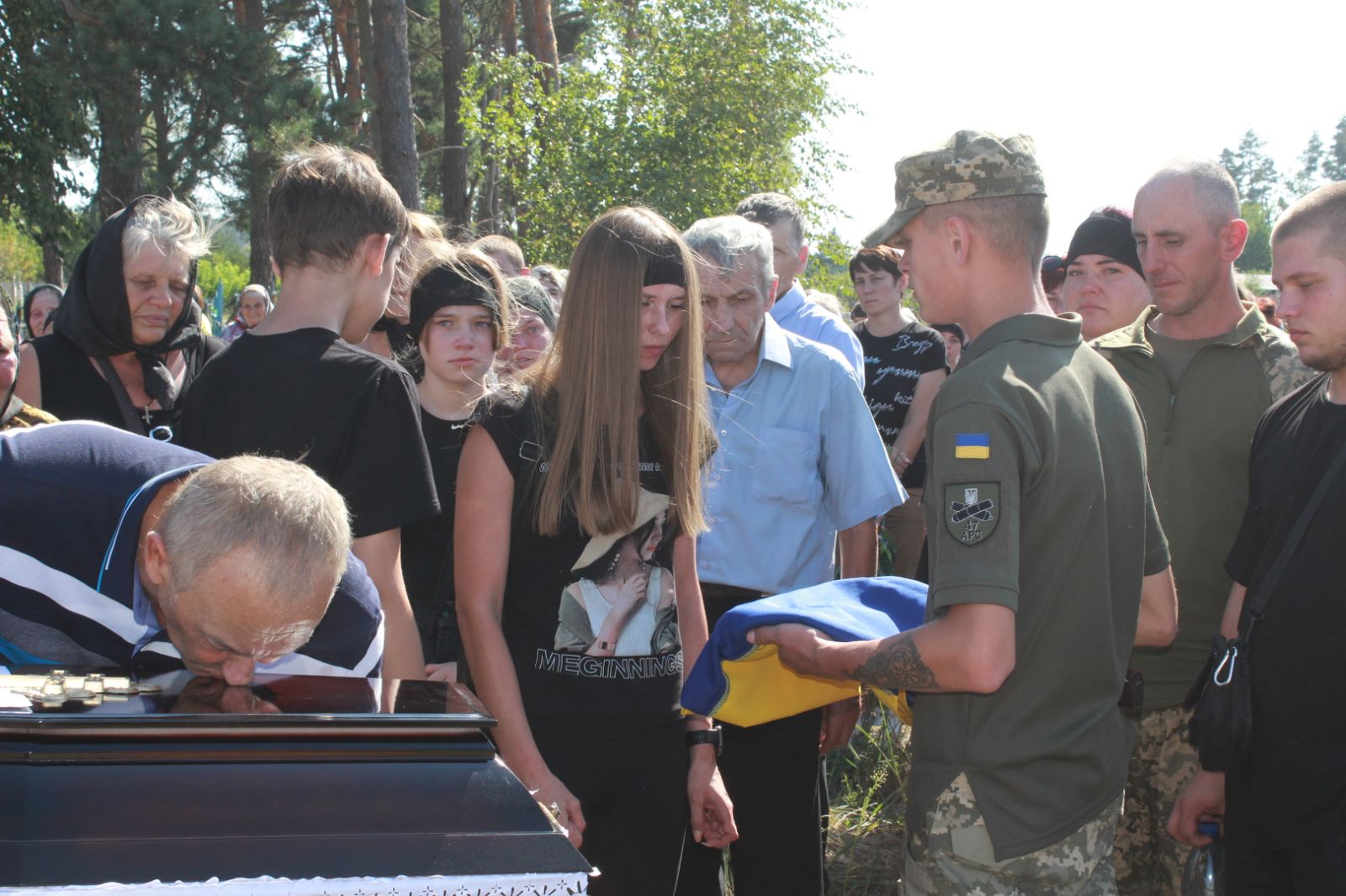 На зображенні може бути: 8 людей