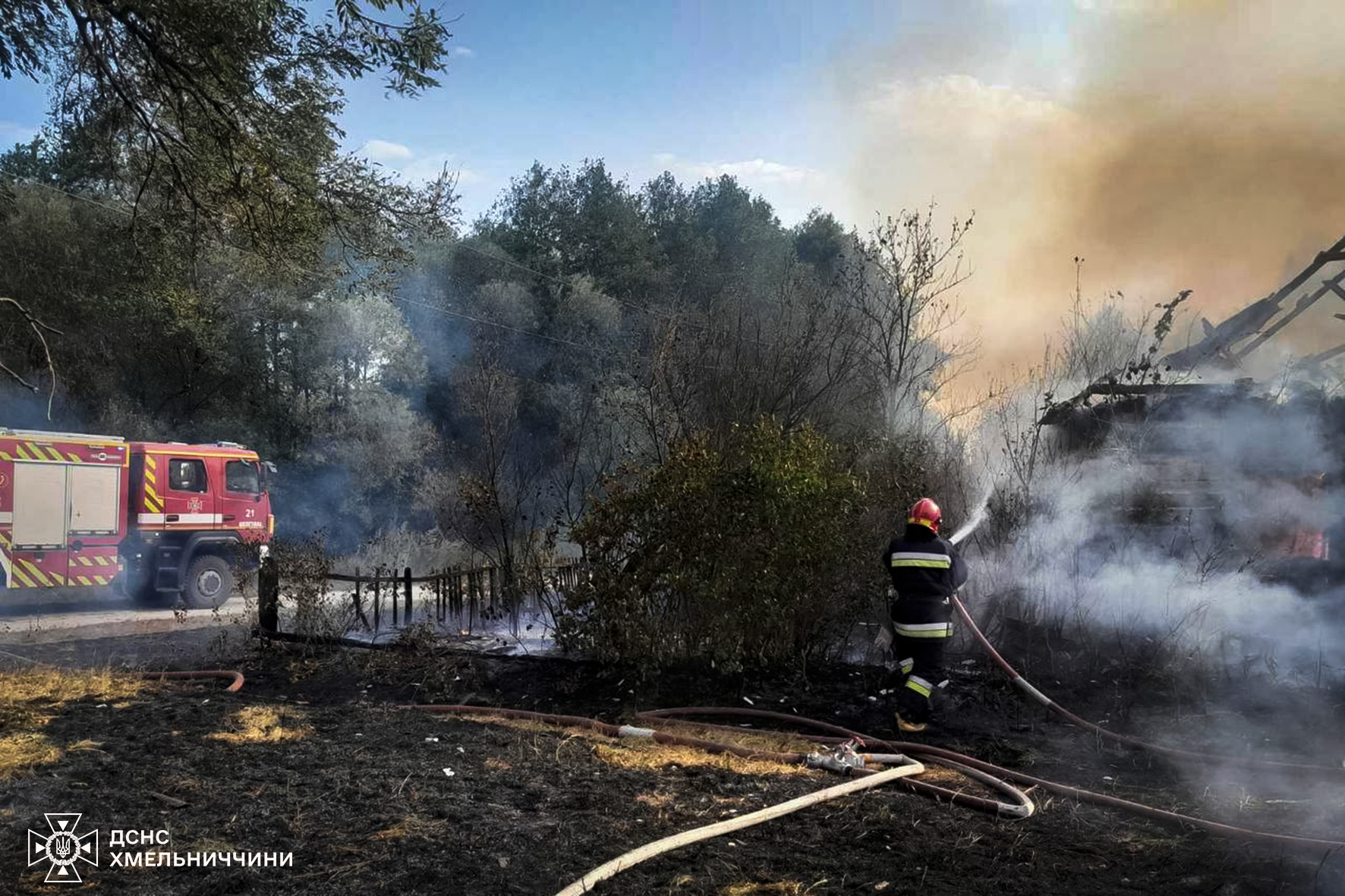 Новини Хмельницького - фото з На Хмельниччині за добу сталося 25 пожеж На зображенні може бути: 1 особа та текст