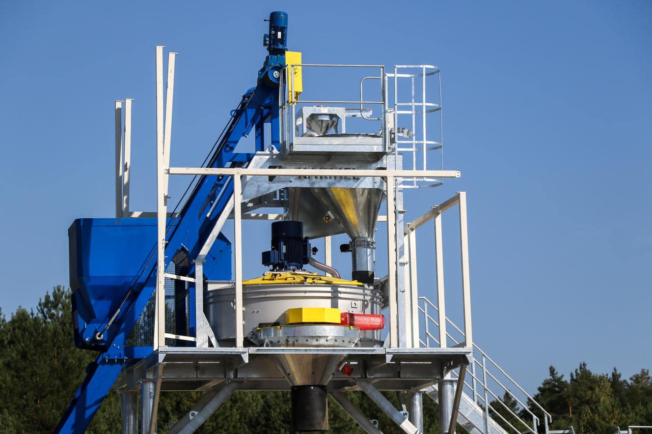 Новини Хмельницького - фото з На Хмельницькій АЕС монтують новий бетонний завод (ФОТО)