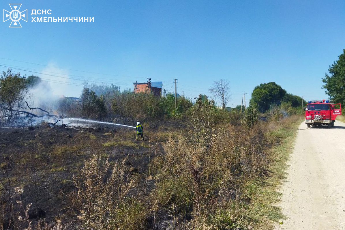 Новини Хмельницького - фото з Вигоріло 43 000 кв.м: на Хмельниччині сталося 30 пожеж
