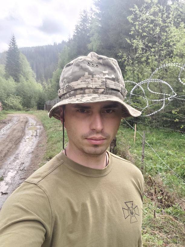 На зображенні може бути: 1 особа та капелюх