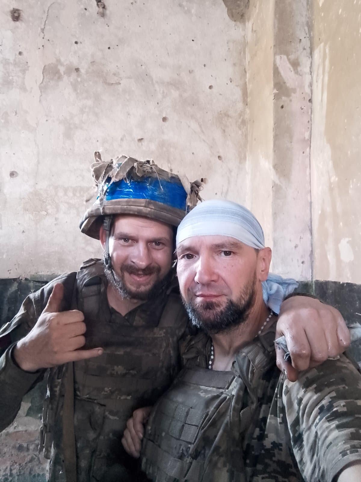 На зображенні може бути: 2 людини та борода