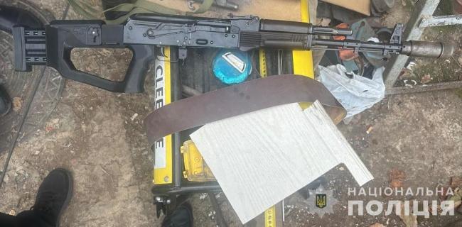 Новини Вінниці - фото з Шукали наркотики, а знайшли цілий арсенал зброї. Жителю Ладижина загрожує до семи років ув'язнення