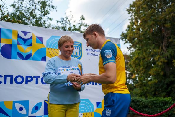 Новини Житомира - фото з З нагоди Дня фізичної культури і спорту молодим та перспективним спортсменам міста вручили стипендії міського голови