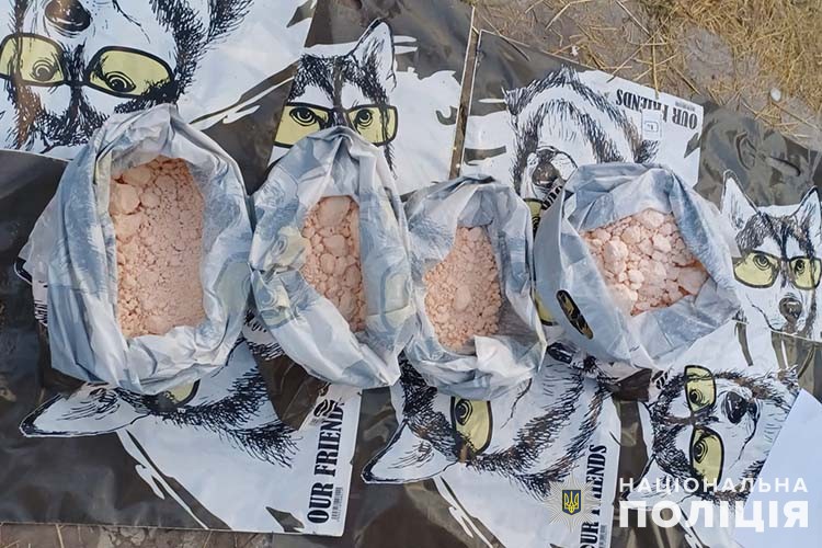 виготовляли майже 50 кг амфетаміну щомісяця - поліцейські тернопільщини ліквідували міжрегіональну злочинну організацію наркоторговців