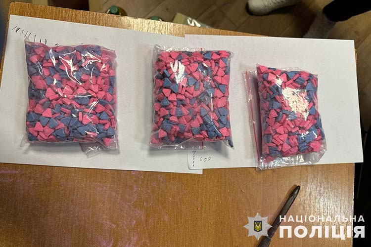 виготовляли майже 50 кг амфетаміну щомісяця - поліцейські тернопільщини ліквідували міжрегіональну злочинну організацію наркоторговців