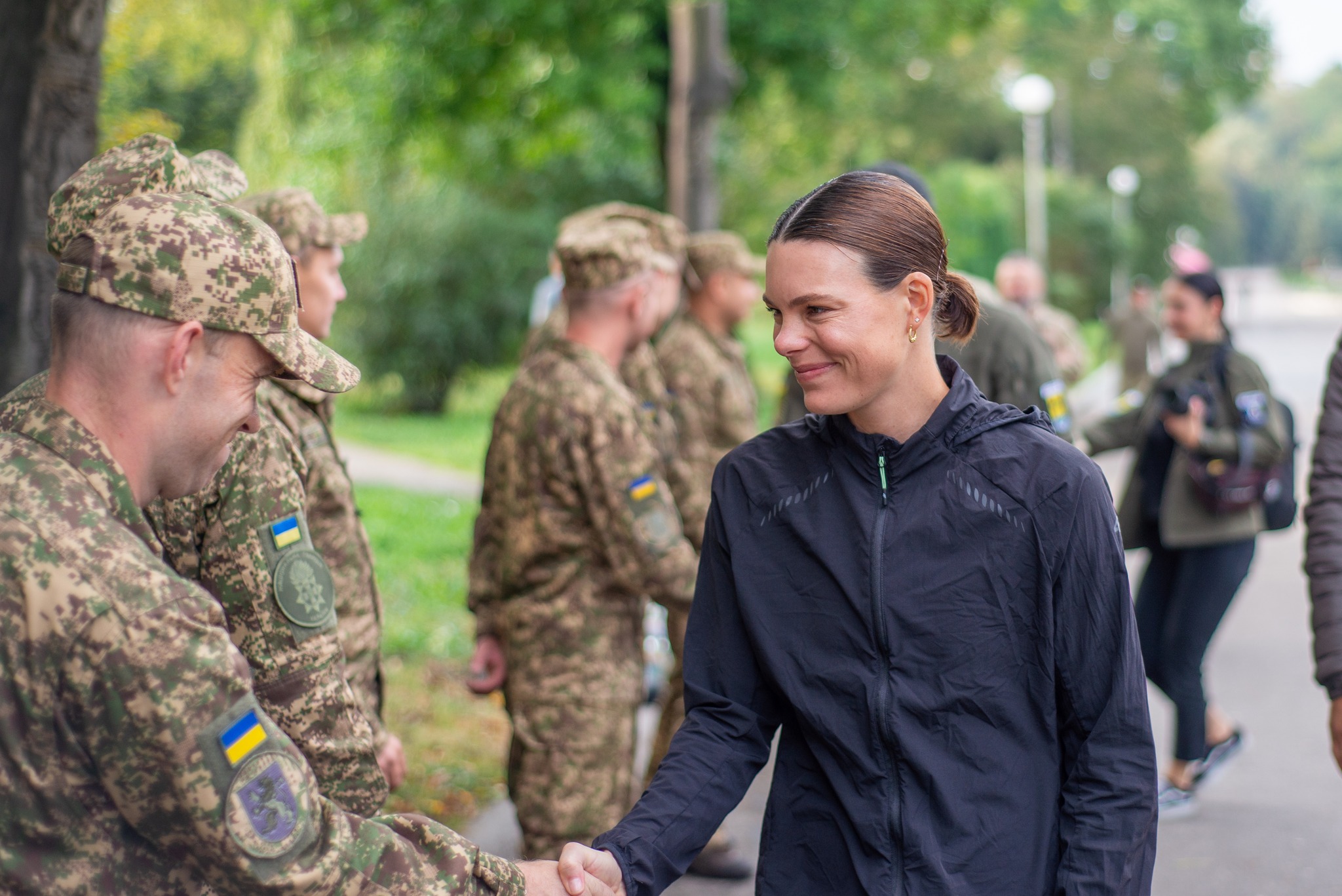 Новини Тернополя - фото з Американці біжать 1,2 тисячі кілометрів заради України: частина шляху пролягла через Тернопіль На зображенні може бути: 3 людини