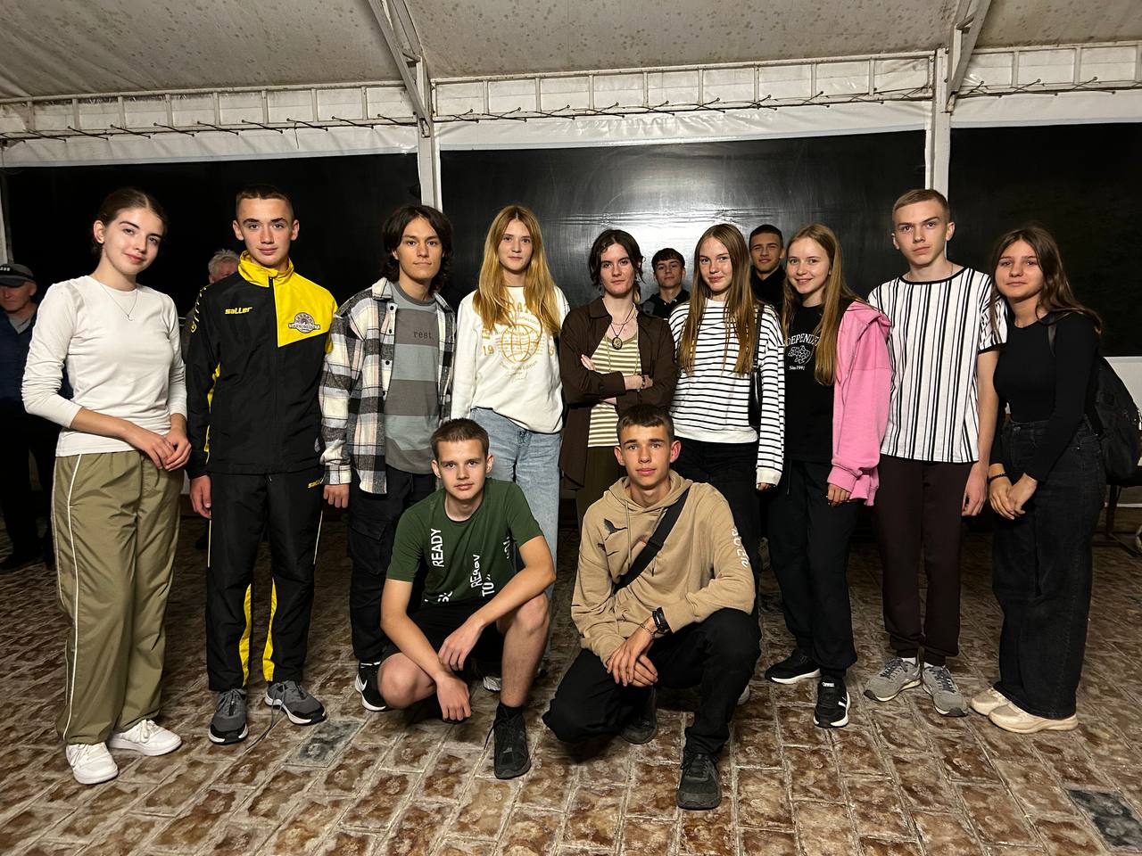 На зображенні може бути: 12 людей