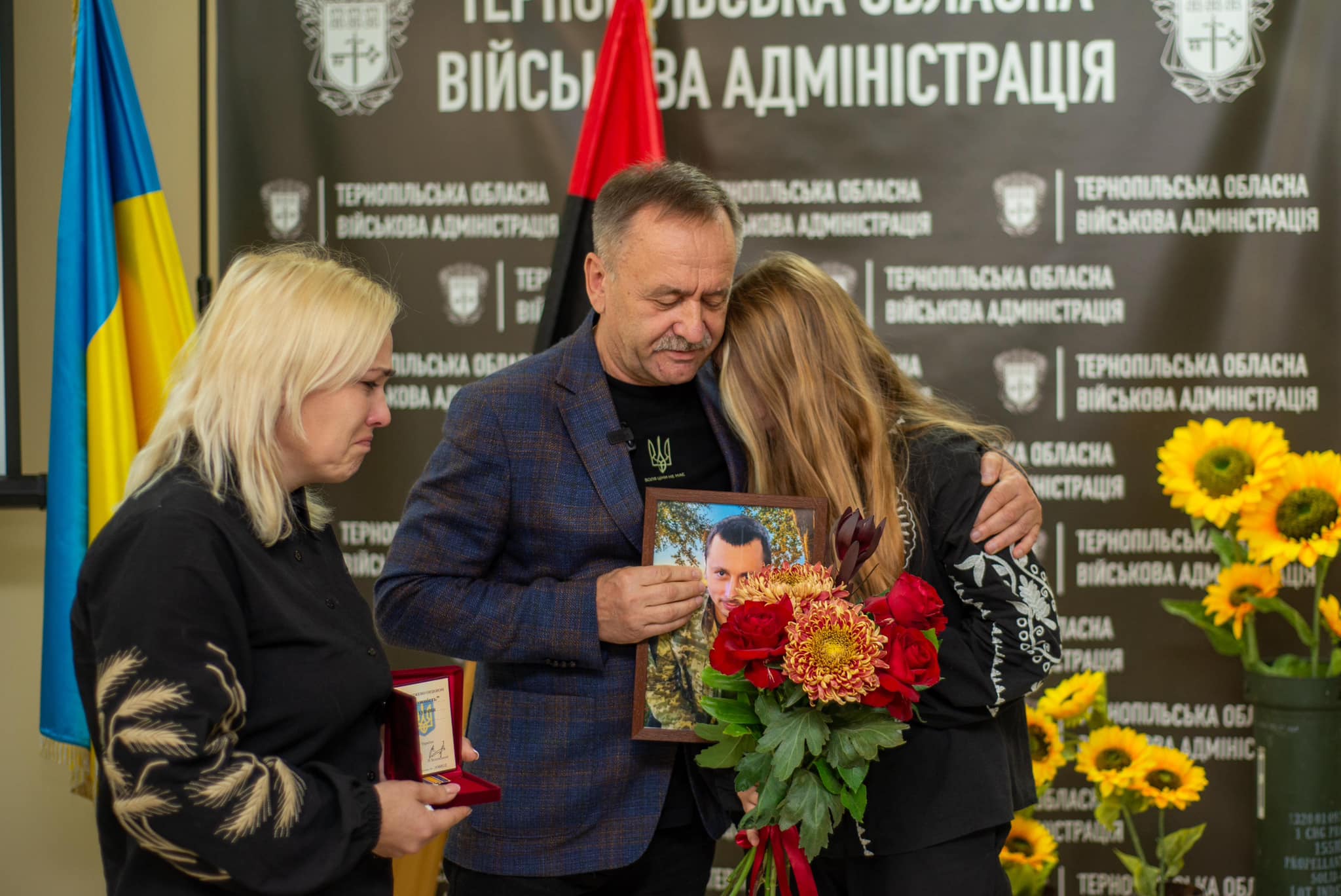Новини Тернополя - фото з Державні нагороди вручили родинам загиблих Героїв у Тернополі (посмертно)