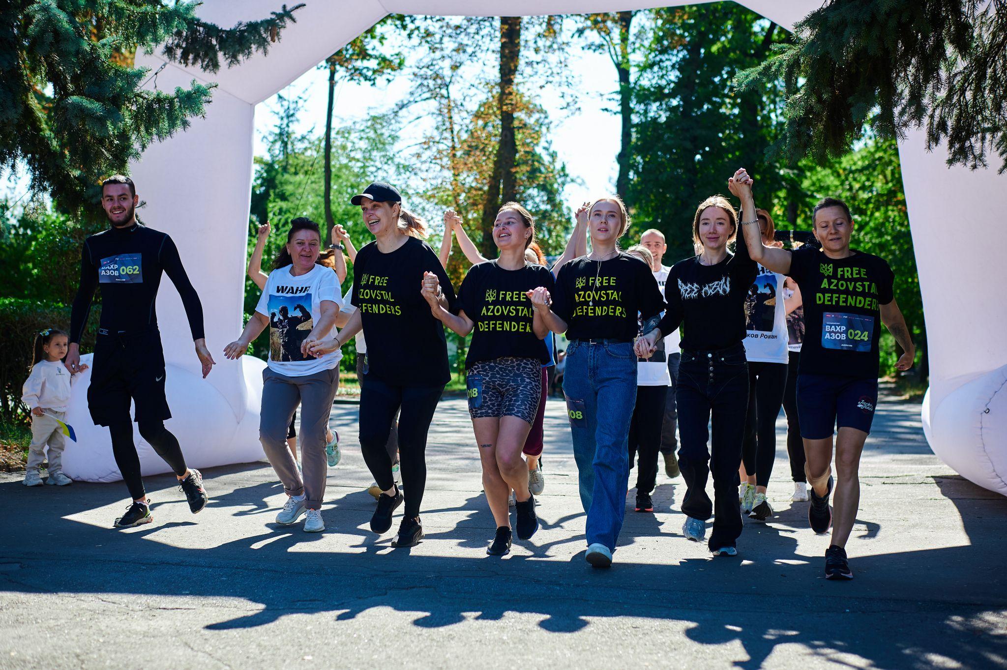 Новини Вінниці - фото з У Вінниці відбувся благодійний забіг, яким вшанували загиблих «Азовців»