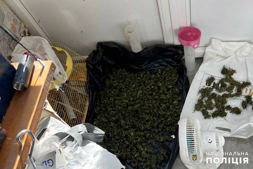 Новини Хмельницького - фото з На Хмельниччині затримали 42-річного чоловіка, який зберігав вдома амфетамін