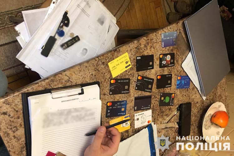 під виглядом водіїв переправив за кордон 13 військовозобов'язаних: на тернопільщині судитимуть підприємця-перевізника