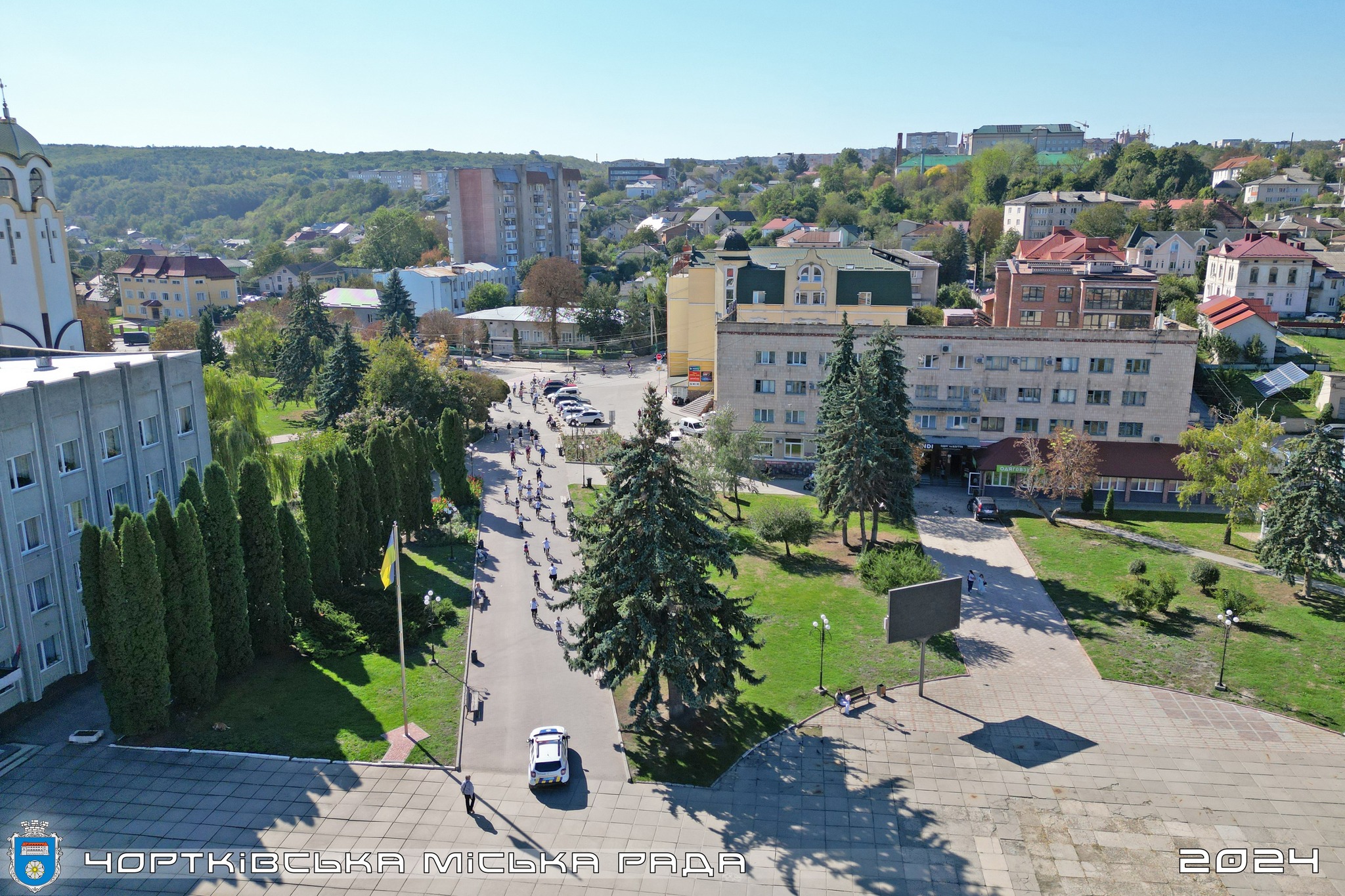 Новини Тернополя - фото з Вчителі з Чорткова проїхали велосипедній марафон, щоб підтримати військових Возможно, это изображение текст