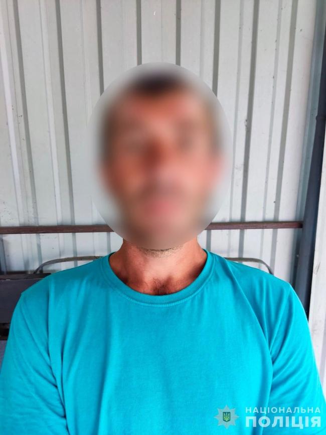 Новини Вінниці - фото з Вихопив скриньку для збору грошей на ЗСУ і втік. У Барі затримали злочинця