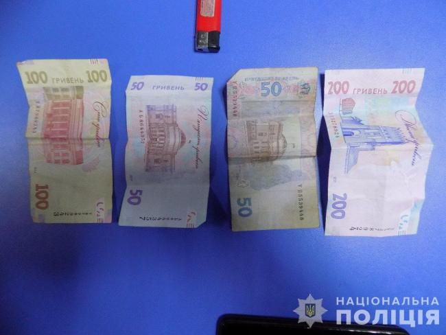 Новини Вінниці - фото з Вихопив скриньку для збору грошей на ЗСУ і втік. У Барі затримали злочинця