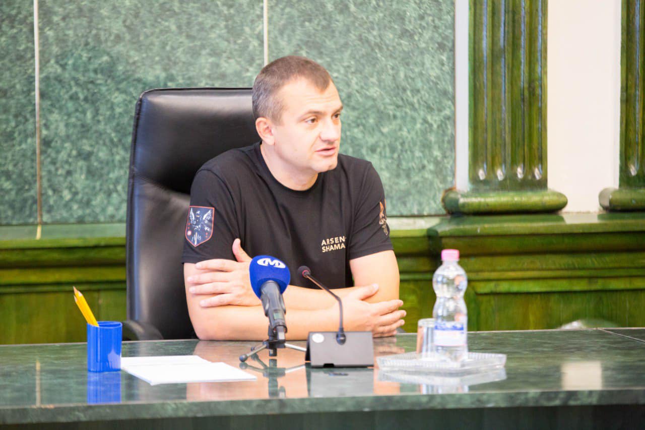 Новини Хмельницького - фото з Симчишин «засвітив» благодійний фонд «Арсенал Шамана». Що про нього відомо?