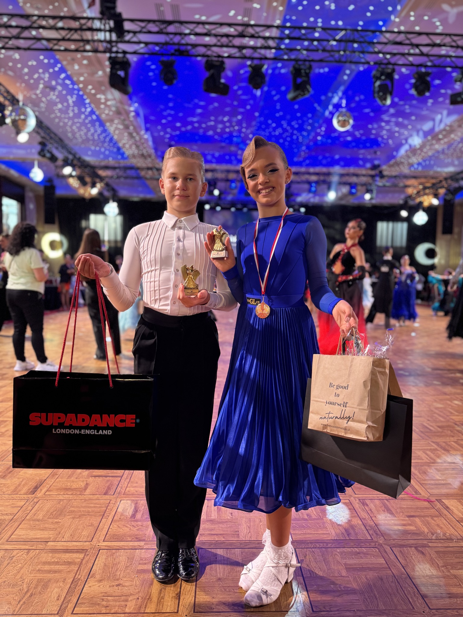 На зображенні може бути: 8 людей та текст