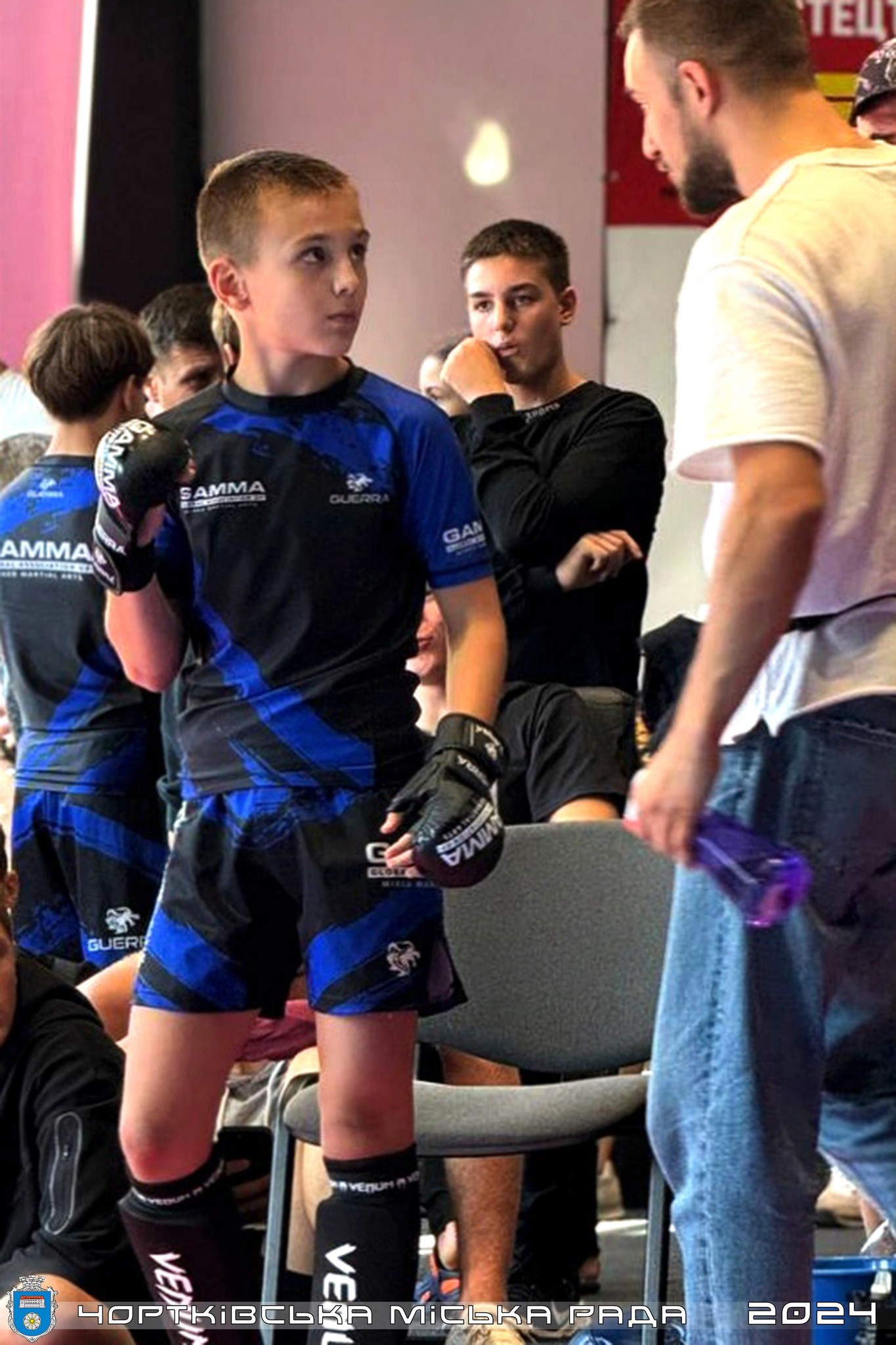 На зображенні може бути: 5 людей та текст