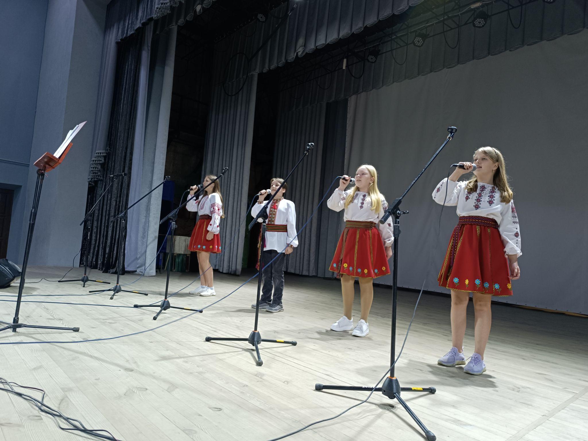 Новини Козятина - фото з Благодійний концерт «Пісня єднає» у Козятинському МБК об’єднав три покоління