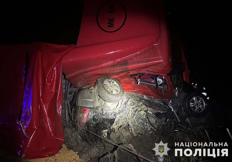 на тернопільщині внаслідок дтп загинули дві жінки: поліцейські встановлюють обставини події