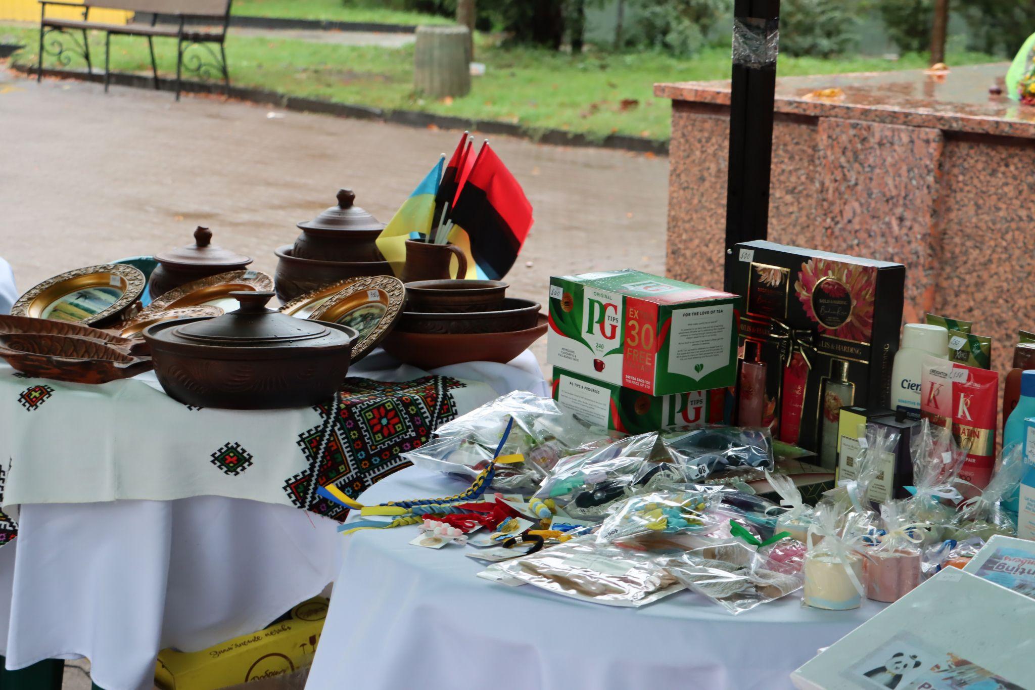 Новини Тернополя - фото з Матері полеглих Героїв організували благодійний ярмарок на підтримку ЗСУ