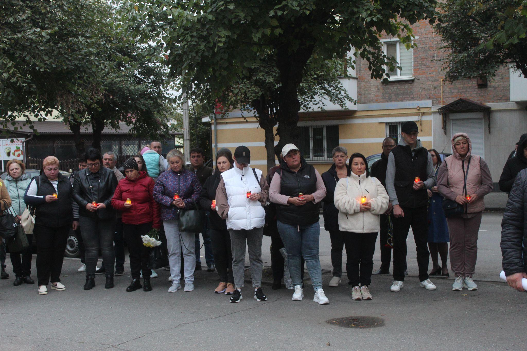 Новини Козятина - фото з Живі, допоки пам’ятаємо. В молитві за загиблими воїнами відспівали 140 імен Героїв