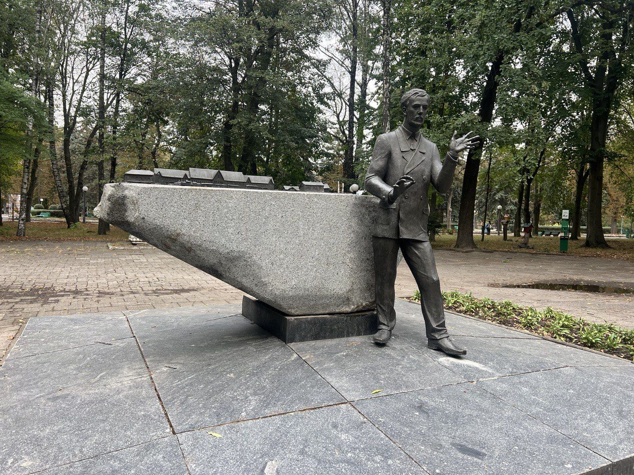 Новини Вінниці - фото з У Вінниці встановили пам’ятник Леонтовичу: скульптуру привезли з прифронтового Покровська