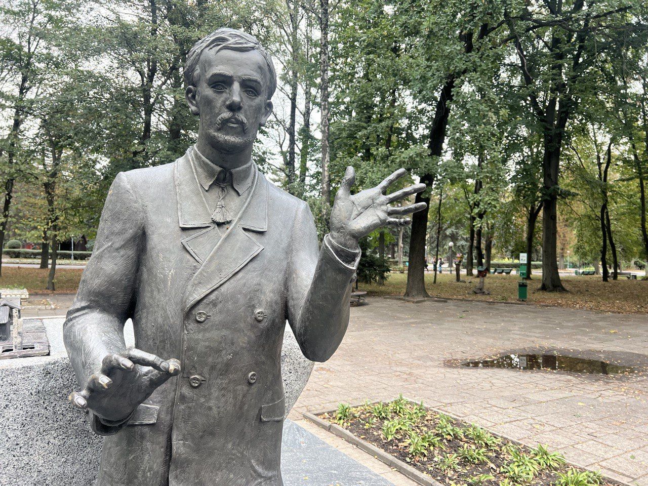 Новини Вінниці - фото з У Вінниці встановили пам’ятник Леонтовичу: скульптуру привезли з прифронтового Покровська