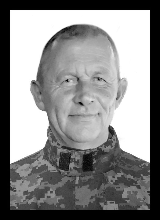 Новини Тернополя - фото з На полі бою обірвалося життя захисника з Заліщицької громади Валентина Вадімова Можливо, це чорно-біле зображення 1 людини