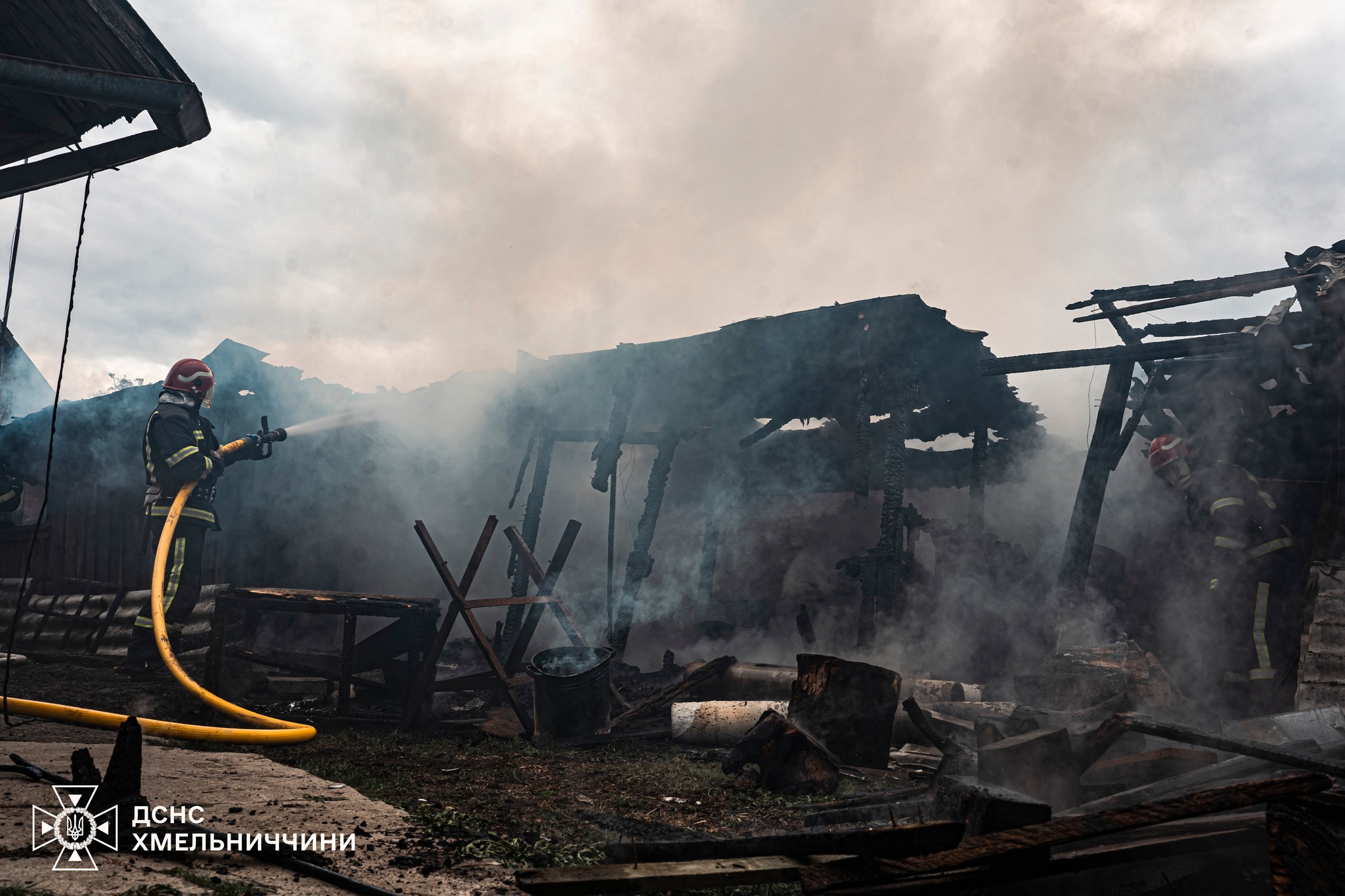 Новини Хмельницького - фото з Поблизу Хмельницького спалахнула пожежа: горіло 30 «квадратів»