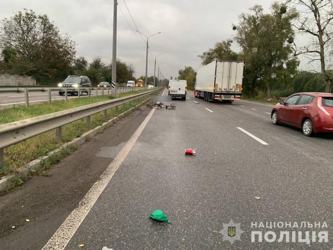 Новини Вінниці - фото з Дві смертельні ДТП на Вінниччині: загинула 15-річна пасажирка Renault та 70-річний велосипедист