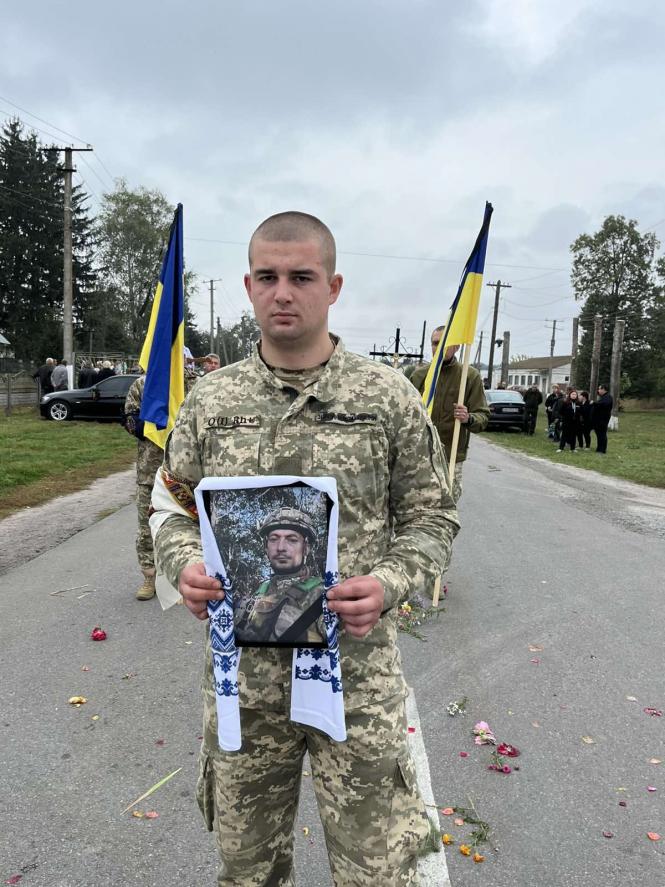 Новини Козятина - фото з У Білопіллі в останню путь провели Героя Володимира Білецького