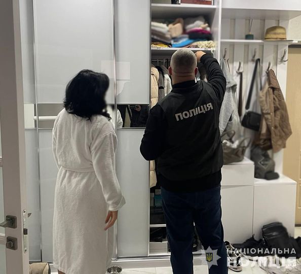 Новини Житомира - фото з У лікарки діагностичного центру в Житомирі, причетної до схеми ухилення від мобілізації, під час обшуків вилучили понад 4,4 мільйона гривень