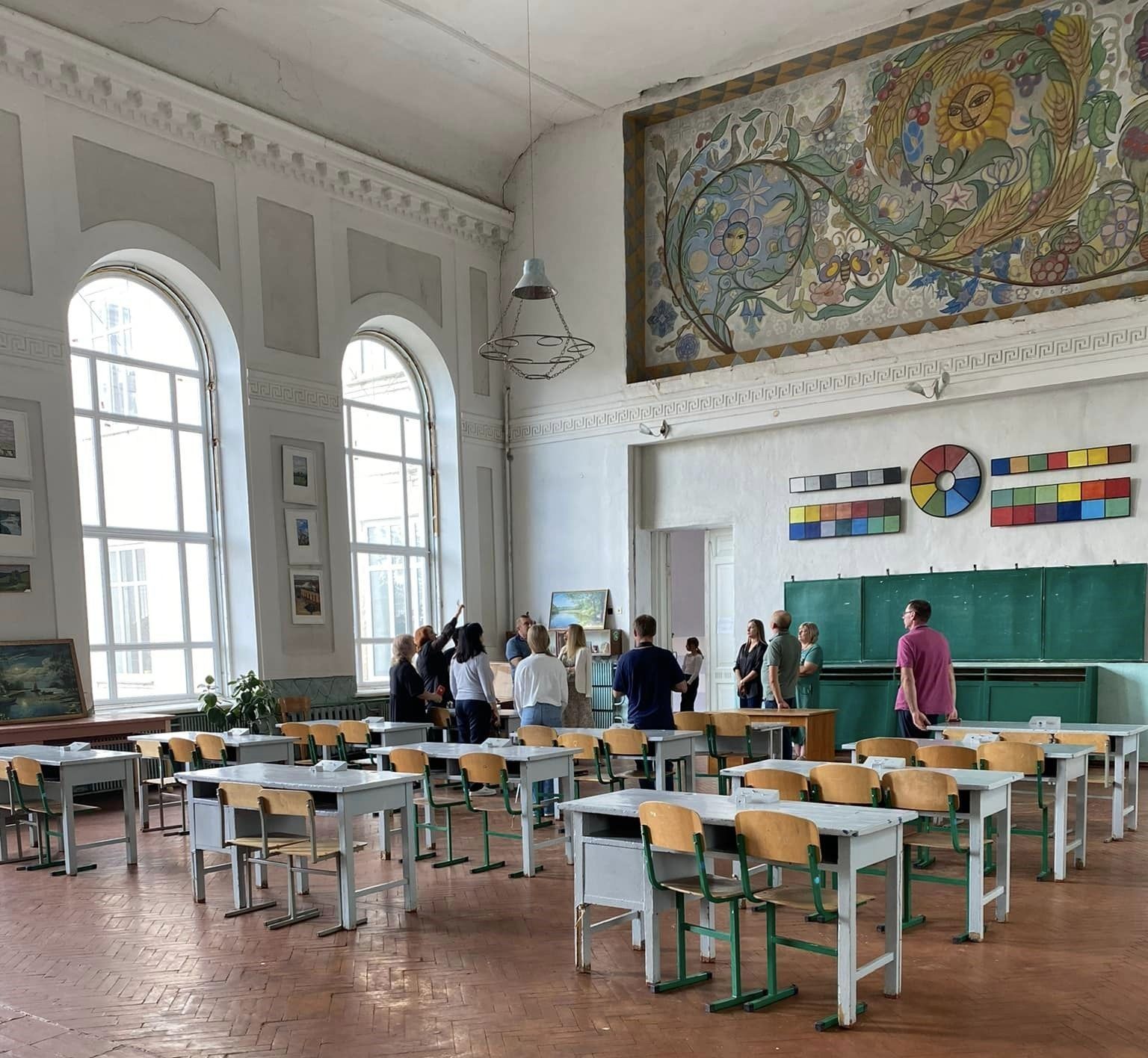 Новини Вінниці - фото з На 110-річчя школи у Брацлаві зібрали 110 тисяч гривень. Що є у цьому закладі таке, чого нема в інших?