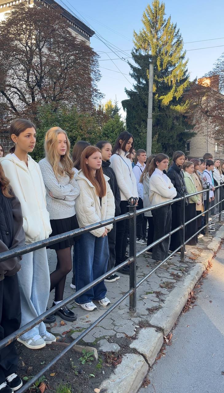 Новини Тернополя - фото з «Зупинись і вшануй»: у Тернополі перекрили дороги, аби нагадати про загиблих
