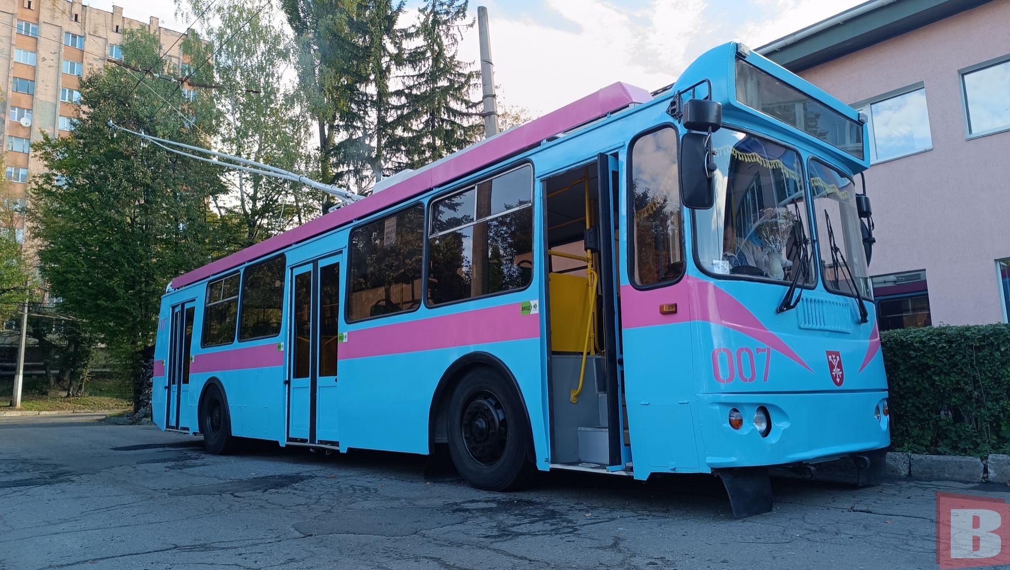 Новини Хмельницького - фото з У Хмельницькому оновили старий тролейбус. Скільки витратили і що зробили (ФОТО, ВІДЕО)