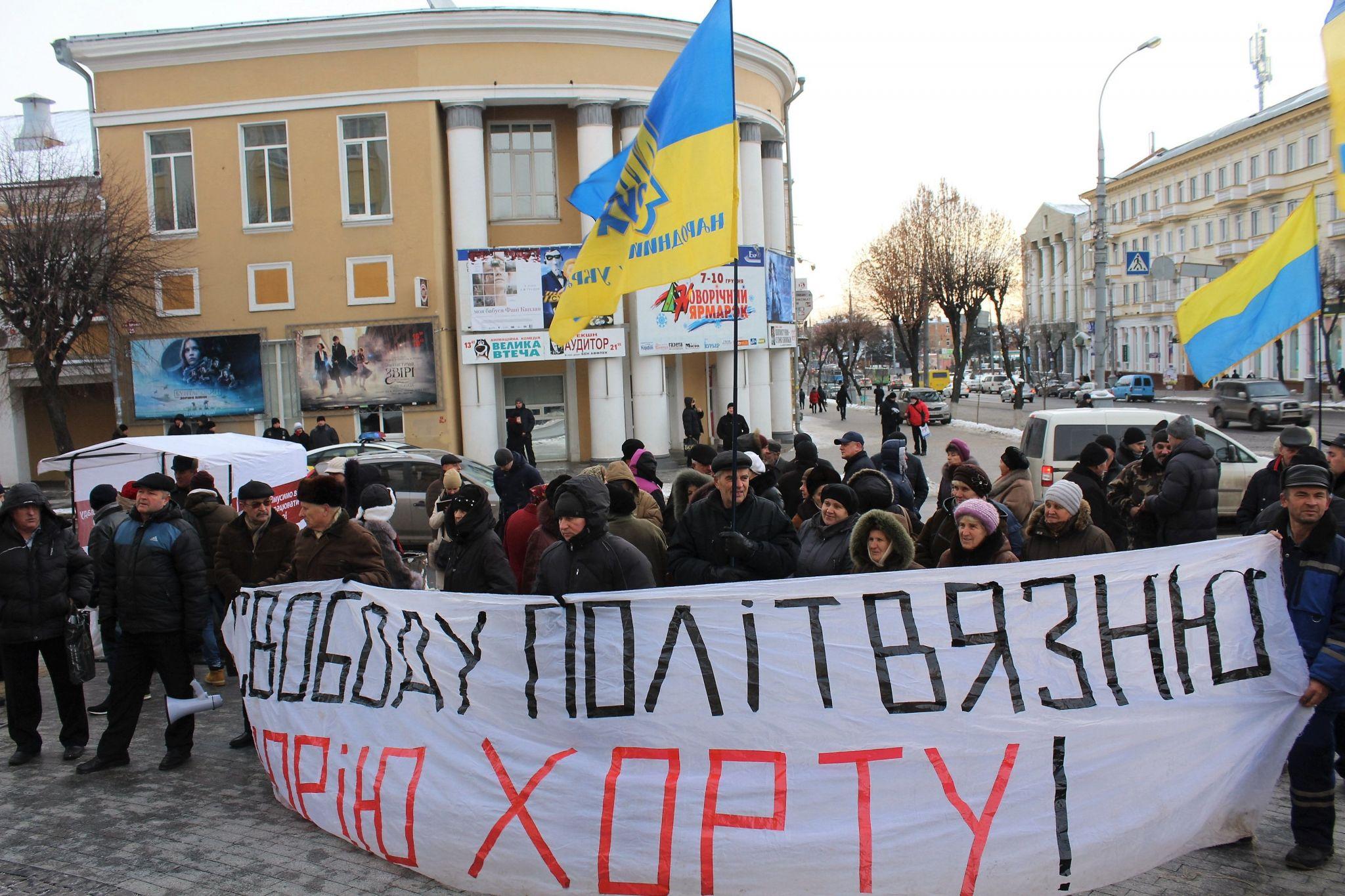 Новини Вінниці - фото з На Коріатовичів збили очільника «Дорожнього контролю». Пригадуємо й інші сутички за участю вінницьких активістів