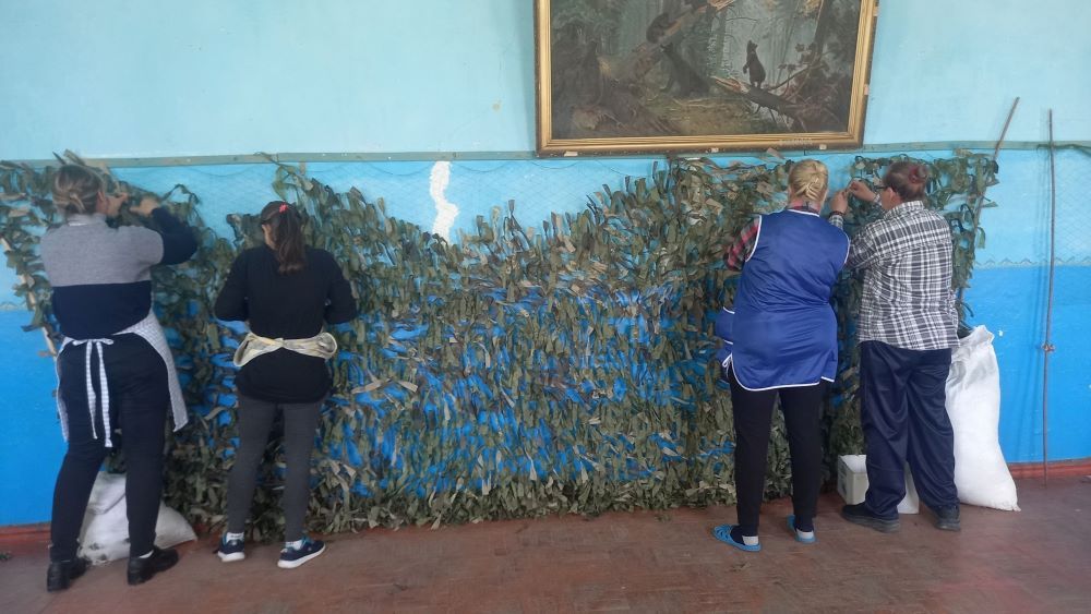 Новини Вінниці - фото з «У полковника навчилися»:  600 маскувальних сіток передали на фронт «берегині» з Білої і  Гальжбіївки