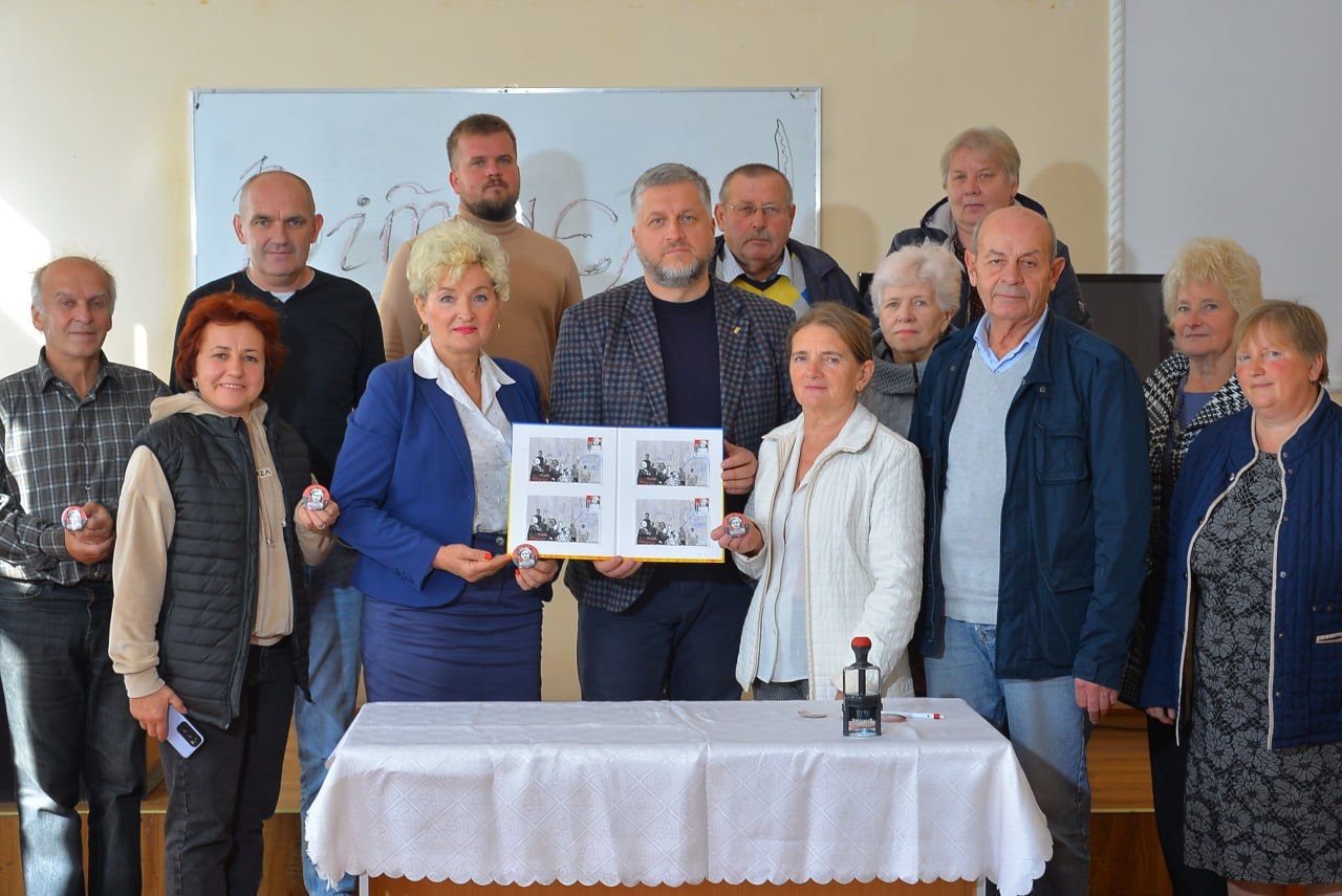 Новини Тернополя - фото з У Підгайцях погасили марку, присвячену дружині  Степана Бандери