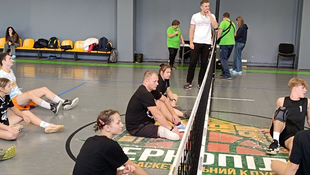 Новини Тернополя - фото з Турнір з волейболу сидячи вперше організували для ветеранів у Тернополі