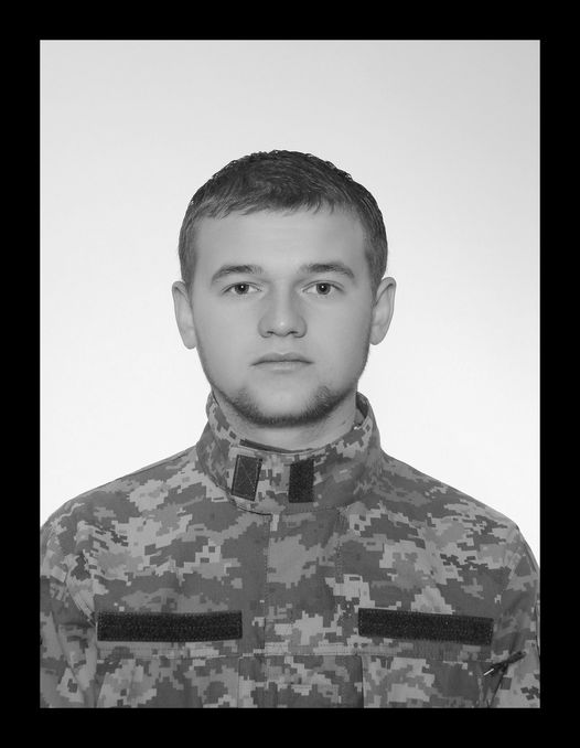 Новини Тернополя - фото з Війна забрала життя Героїв з Тернопільщини Михайла Крушельницького та Тараса Кучмія Можливо, це чорно-біле зображення 1 людини