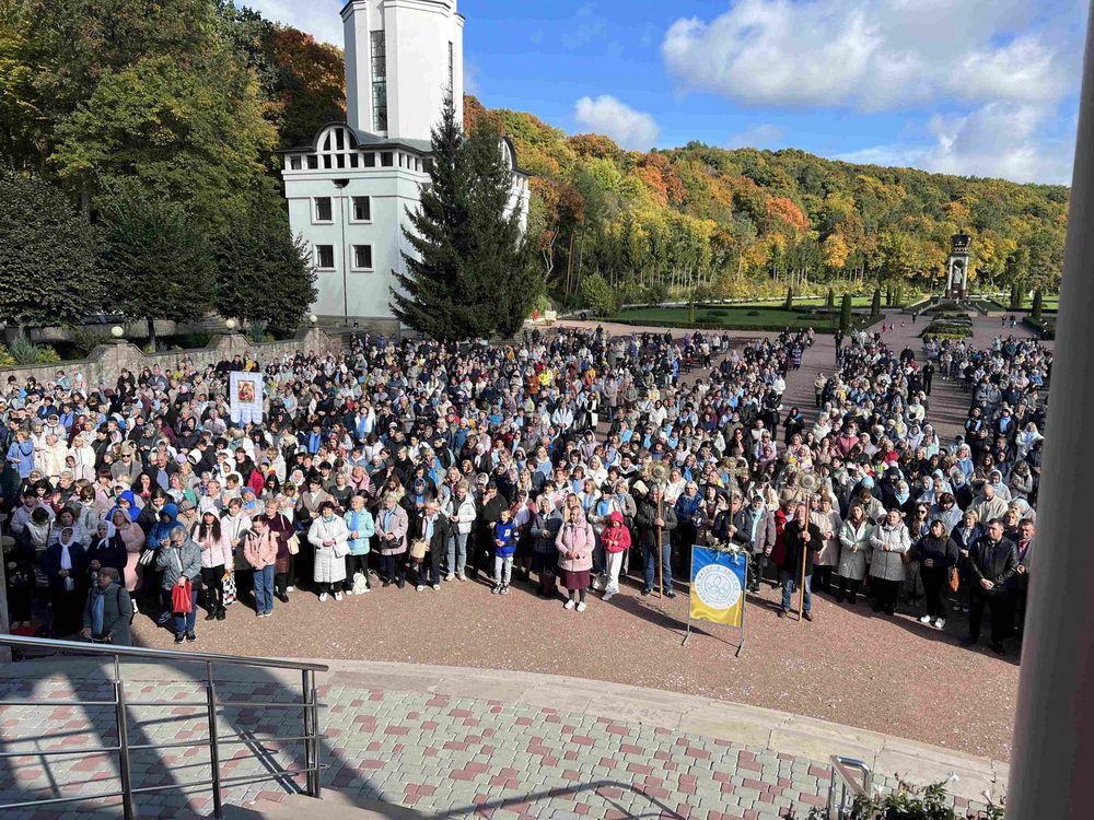 Новини Тернополя - фото з У Зарваниці відбулася проща спільнот «Матері в молитві»