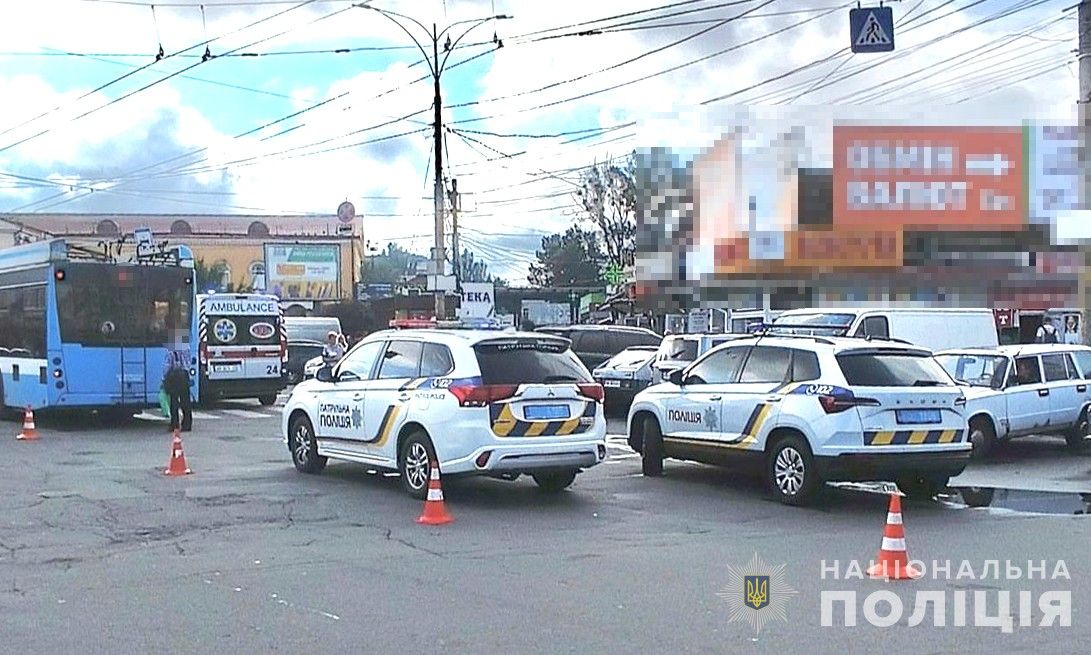 Новини Вінниці - фото з До 8 років тюрми загрожує водію тролейбуса, що переїхав жінку на Привокзальній площі. Дізнались деталі