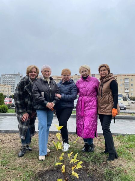Новини Житомира - фото з У Житомирі висадили магнолії в межах акції «Укорінюємо жіночу історію»
