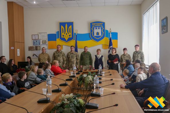 Новини Житомира - фото з Державні та відомчі нагороди вручили сім’ям Героїв