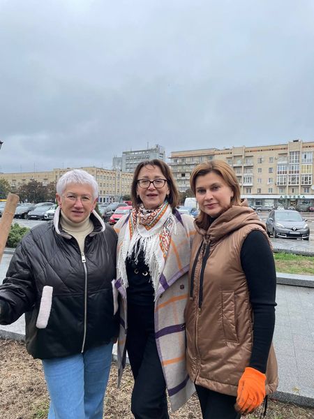 Новини Житомира - фото з У Житомирі висадили магнолії в межах акції «Укорінюємо жіночу історію»