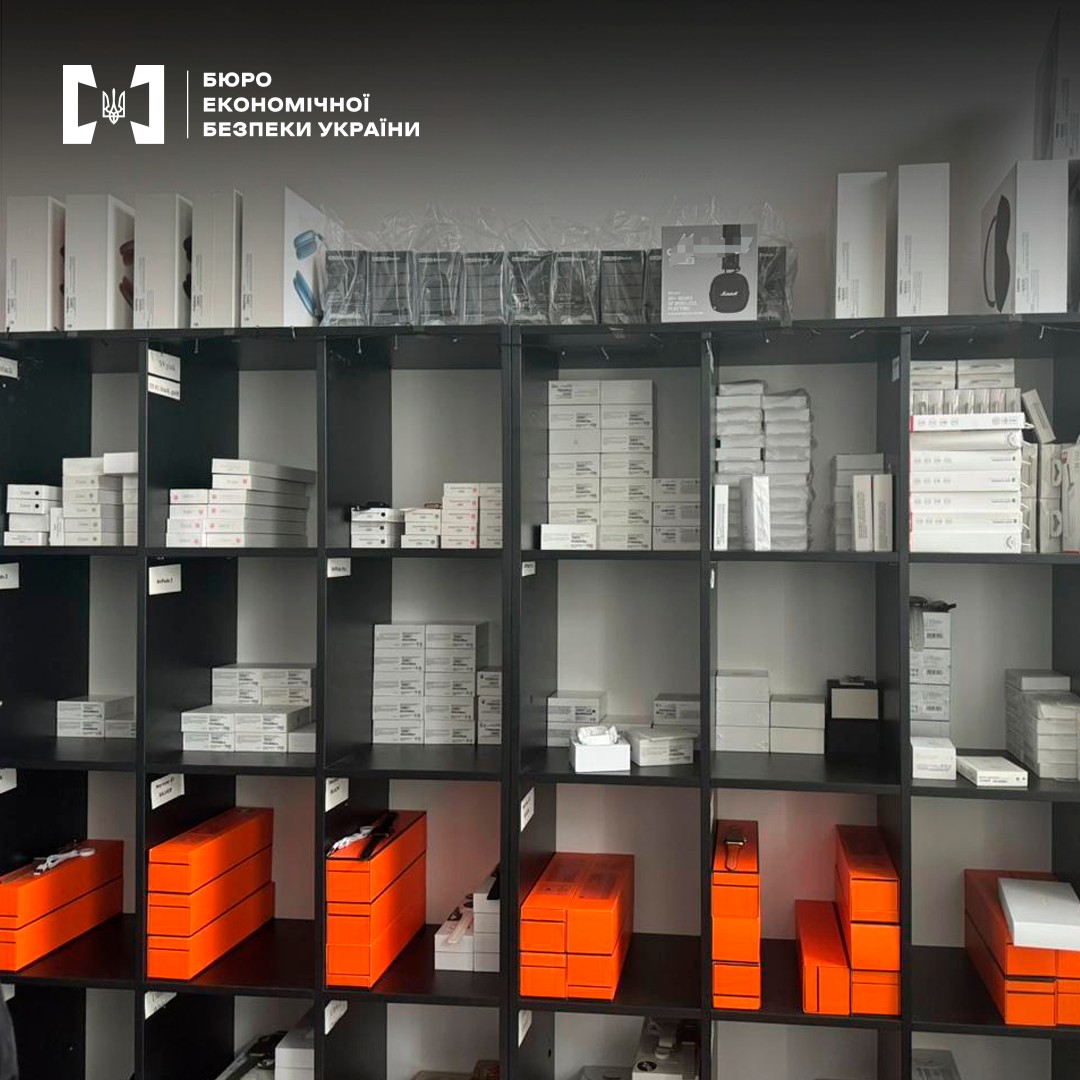 Новини Хмельницького - фото з На Хмельниччині викрили продаж китайської техніки під виглядом продукції Apple