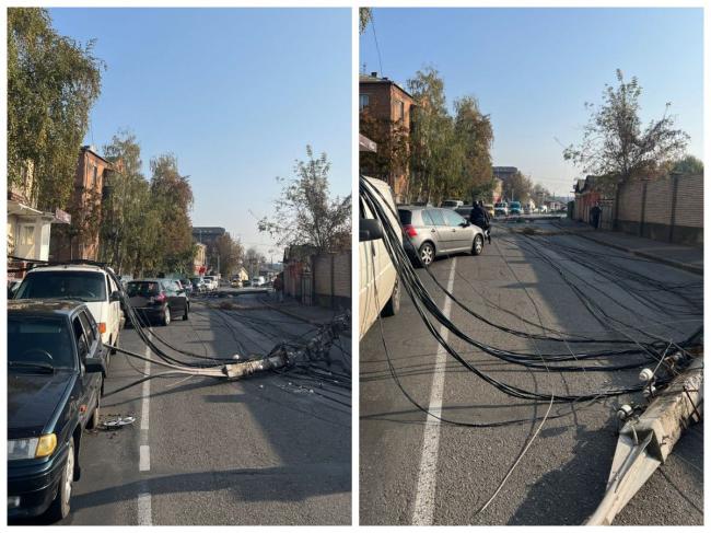 Новини Вінниці - фото з Транспортний колапс у Вінниці: на Коріатовичів вантажівка знесла опори, а на Пирогова аварія з трамваєм