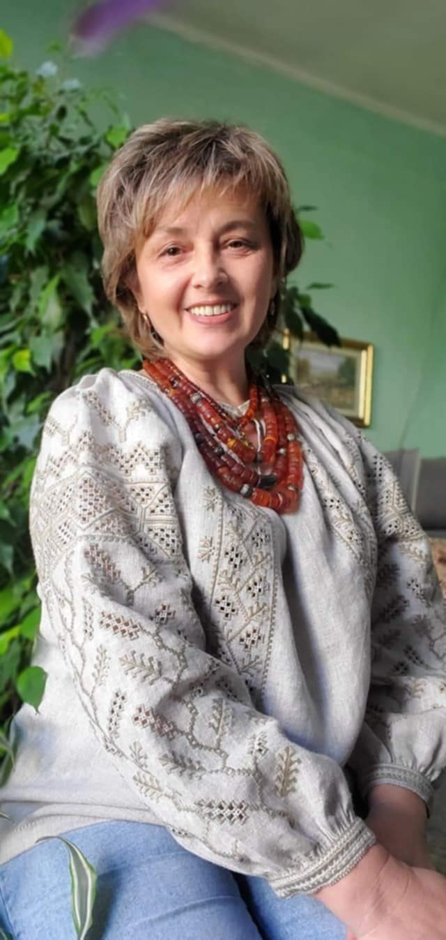 Новини Тернополя - фото з У тривожній валізі була лише Борщівська сорочка: про любов до вишиття Галини Переймибіди