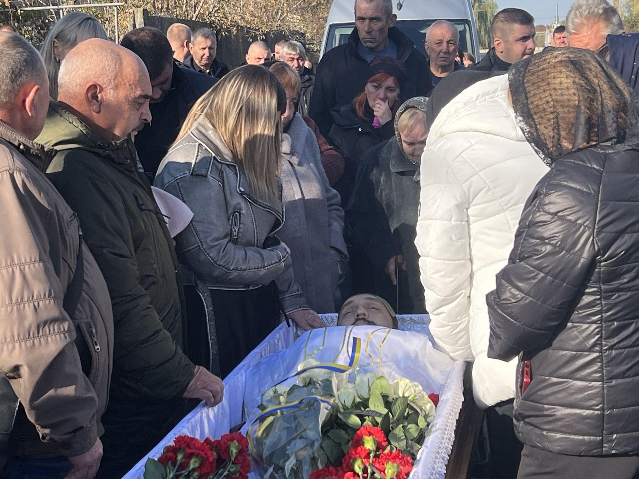 Новини Вінниці - фото з «Він був для нас сонечком». Вінниця провела в останній шлях захисника Романа Громлюка